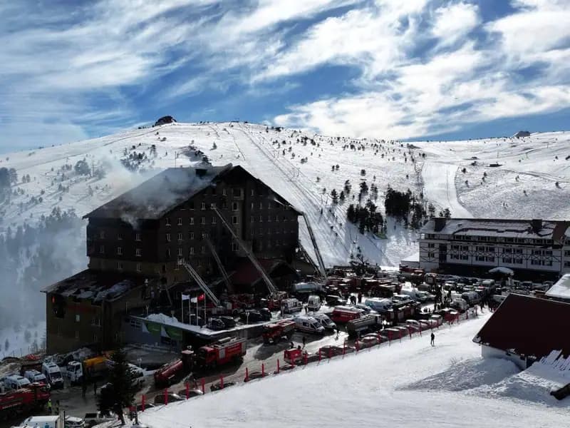Bolu Belediyesi, Yanan Otele "Uygunluk" Belgesi Verdi