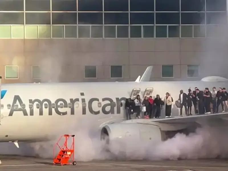 ABD'de Yolcu Uçağı İnişten Sonra Alev Aldı: Yolcuların Korku Dolu Anları