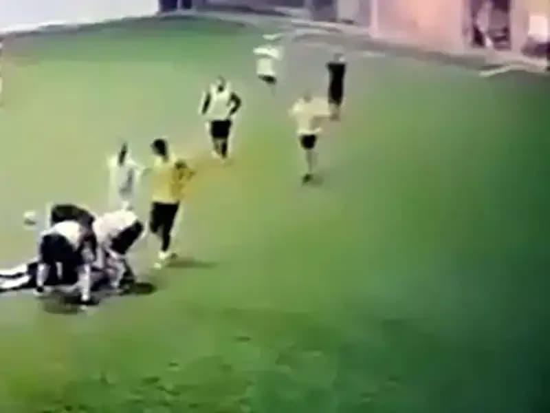 Adana'da Halı Saha Faciası: 3 Çocuk Babası Hayatını Kaybetti