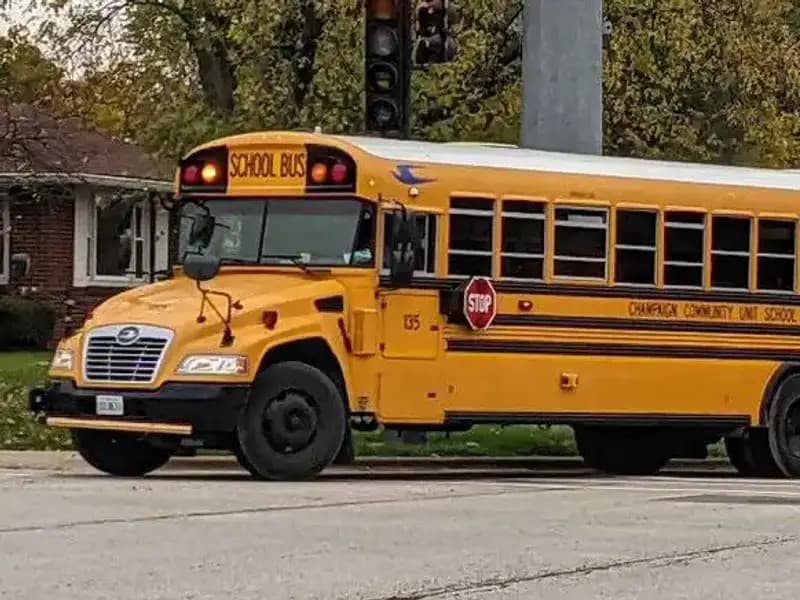 ABD'de Okul Otobüsü Devrildi: Trajik Kaza 1 Hayat Aldı