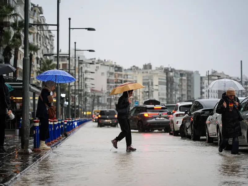 Ramazan Bayramı'nda Hava Durumu: Sıcaklık Düşüyor, Yağış Geliyor