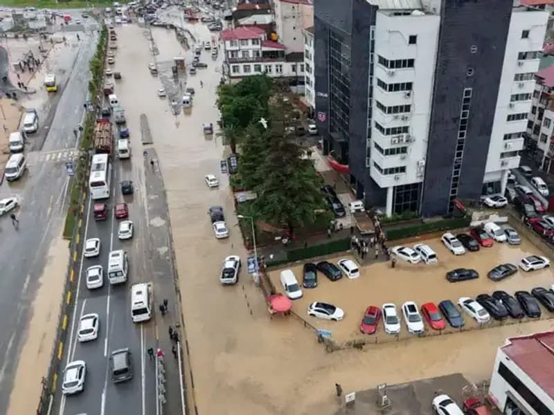 Trabzon'da Sel Felaketi: Kayıp Kişi İçin Arama Kurtarma Çalışmaları Devam Ediyor