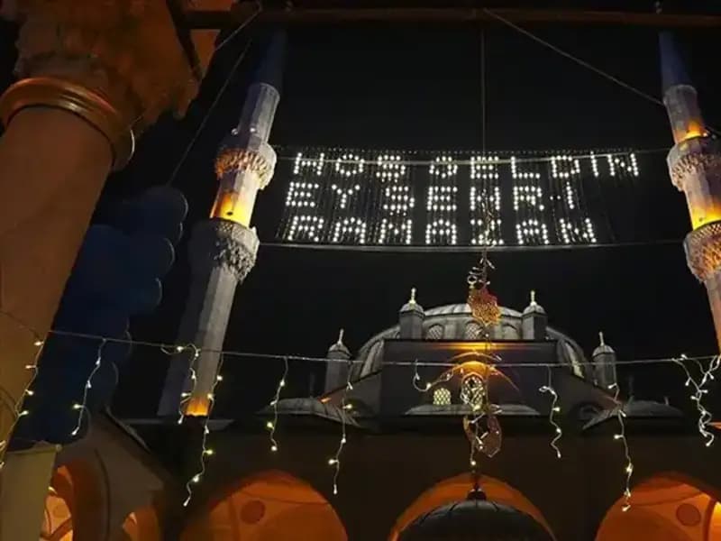 2026 Ramazan İftar Saatleri: İstanbul, Ankara ve İzmir'de Ne Zaman İftar Yapılacak?
