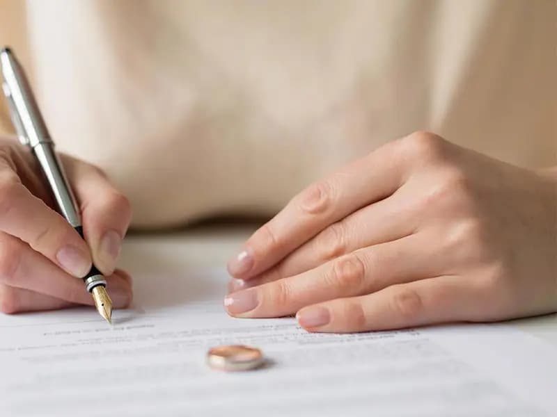 Evli çiftten akılalmaz dolandırıcılık: 43 yılda 12 kez boşandılar