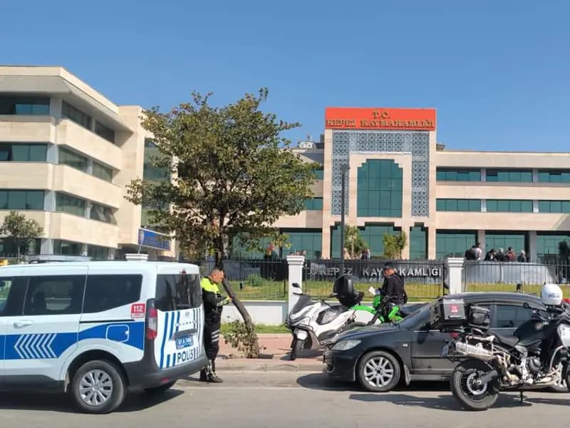 Kepez Hükümet Konağı'ndaki silah sesleri: Şüpheli teslim oldu