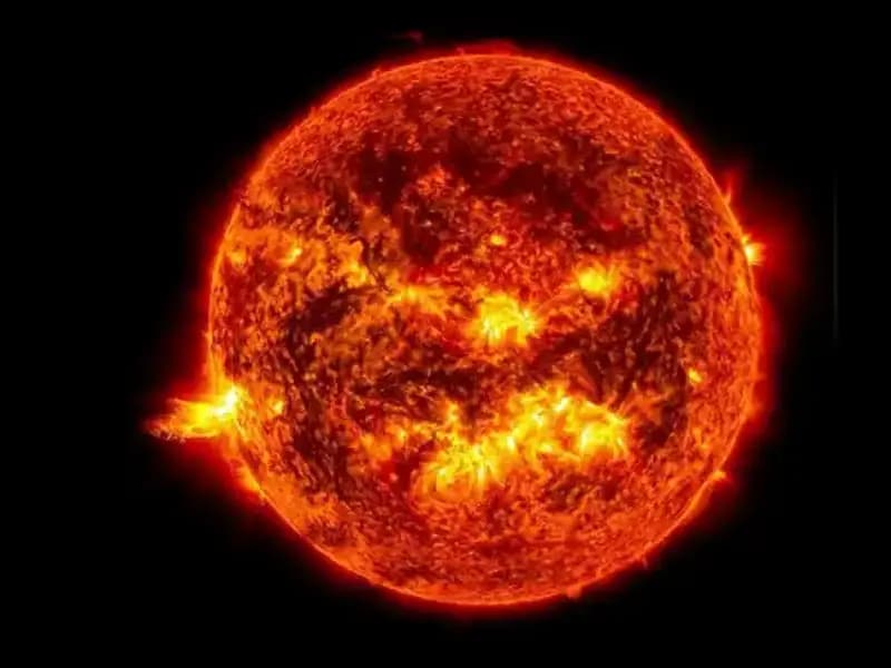 Güneş’teki İki Patlama, Dünya İçin Neler Anlama Geliyor?