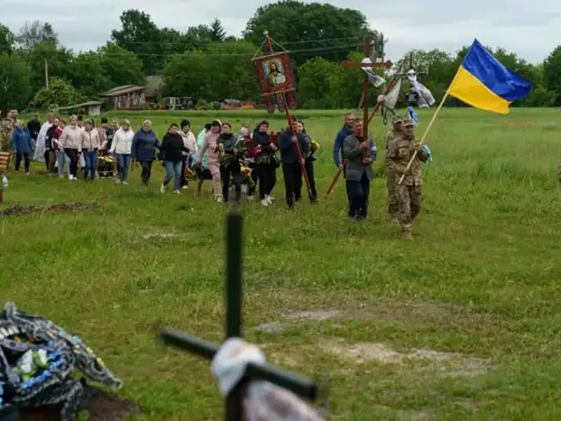 ** İngiliz Asker, Ukrayna'daki Çatışmalarda Hayatını Kaybetti: Uluslararası Tepkiler Büyüyor