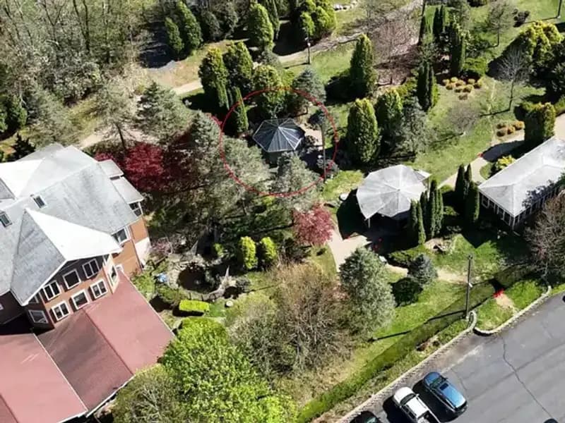 FETÖ Elebaşı'nın Mezarı Camlarla Çevrildi: Terör Örgütünde Miras Krizi Büyüyor