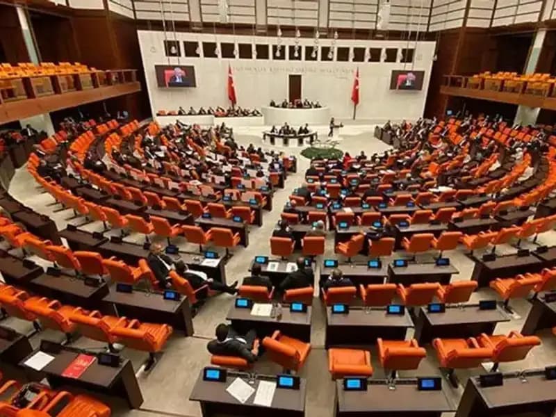 Emekli İkramiyeleri Artıyor: TBMM'den Tarihi Karar Geldi