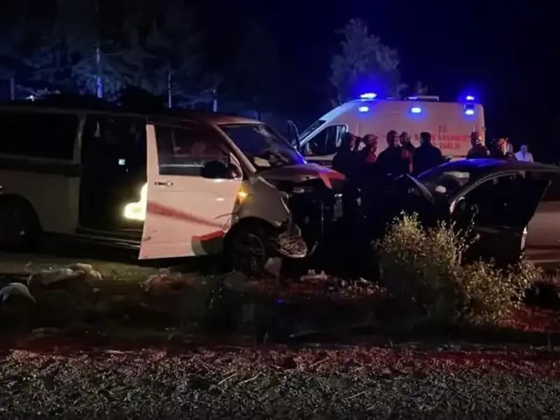 Ters Yön Faciası: Kafa Kafaya Çarpışma Sonucu Bir Çok Kayıp!