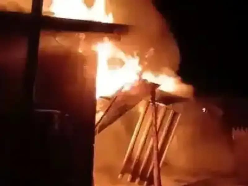 Karabük'te İki Evde Büyük Yangın: Hem Maddi Hem Manevi Hasar