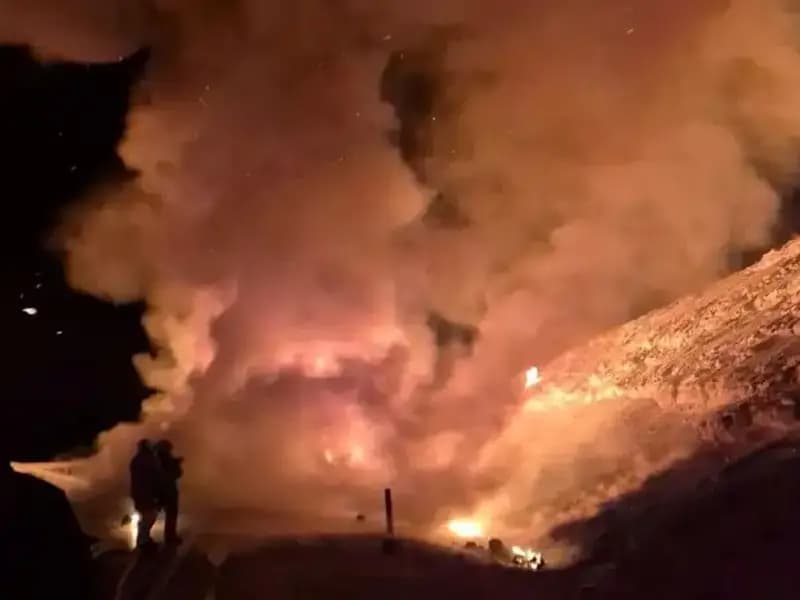 İplik Yüklü TIR Alev Alev Yandı, Ulaşım Felç Oldu!