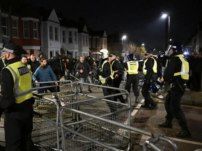Londra'da PKK Yandaşları ile Polis Arasında Çatışma