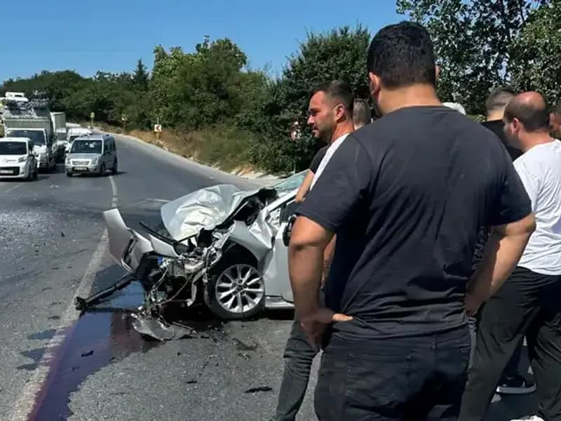 İstanbul'da Kalp Krizi Geçiren Sürücü Otobüse Çarptı: Feci Kaza