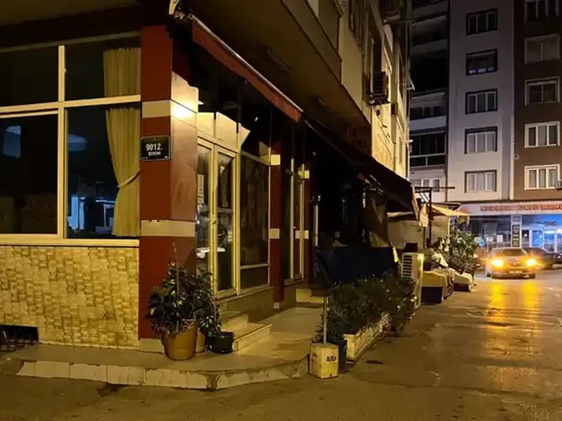 İzmir'de Kahvehane Saldırısı: Bir Kişi Hayatını Kaybetti