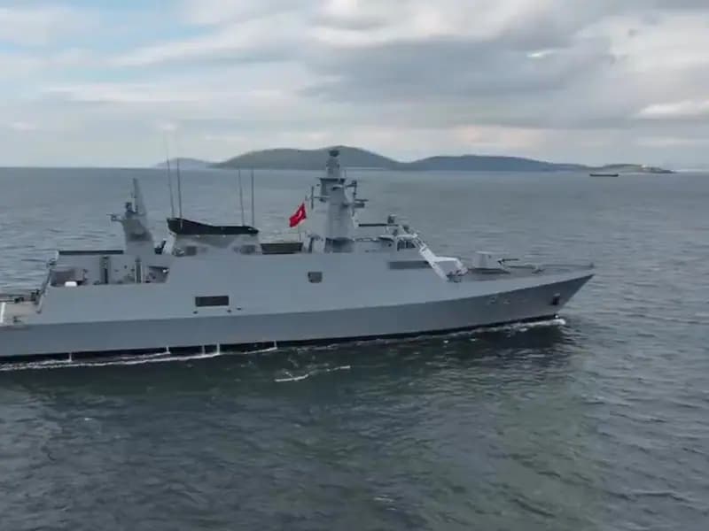 TCG AKHİSAR Sulara İndi
