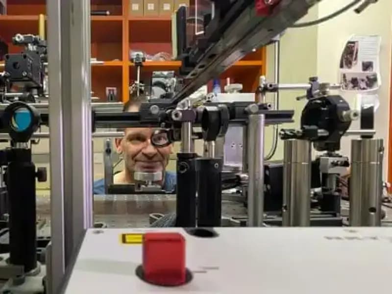 ** Daha Önce Görülmemiş Renk: Algı Sınırlarını Zorlayan Keşif!**