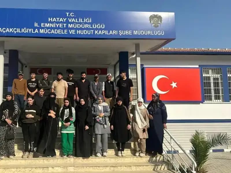 Minibüste Yakalanan 24 Göçmen: Korkunç Yolculuğun Ardındaki Gerçekler