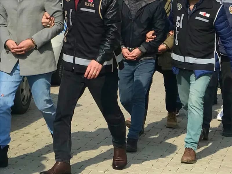 İstanbul'da Telefon Kaçakçılarına Yönelik Operasyon: 9 Gözaltı