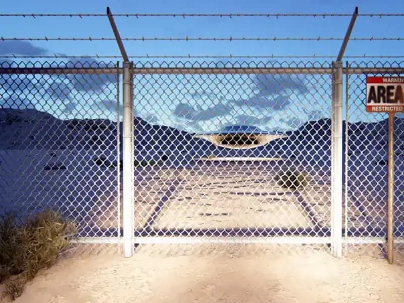 Çölün Ortasında Gizli Bir Üs: 51. Bölge'den Sağ Kurtuluş