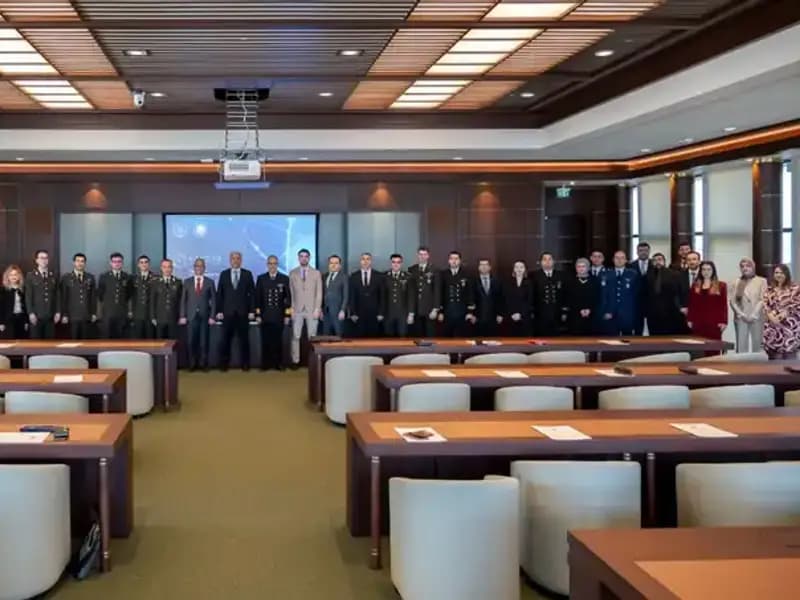 Kamuda Yapay Zeka Dönüşümü: Geleceğin Yönetim Algoritmaları