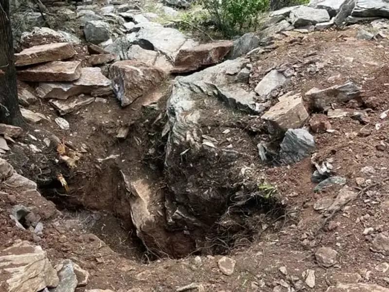 Eski Vali ve Emekli Albay Define Ararken Yakalandı! Olayın Arkasındaki Gizem Ne?