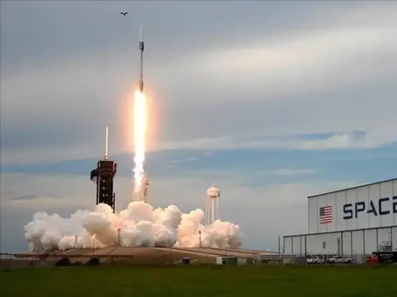 SpaceX Starlink Uydu Ağına Şok Etki: Yörüngede Patlayan Uydu Olayı