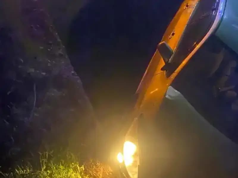 Adana'da Feci Kaza: Otomobil Şarampole Devrildi, İki Yaralı