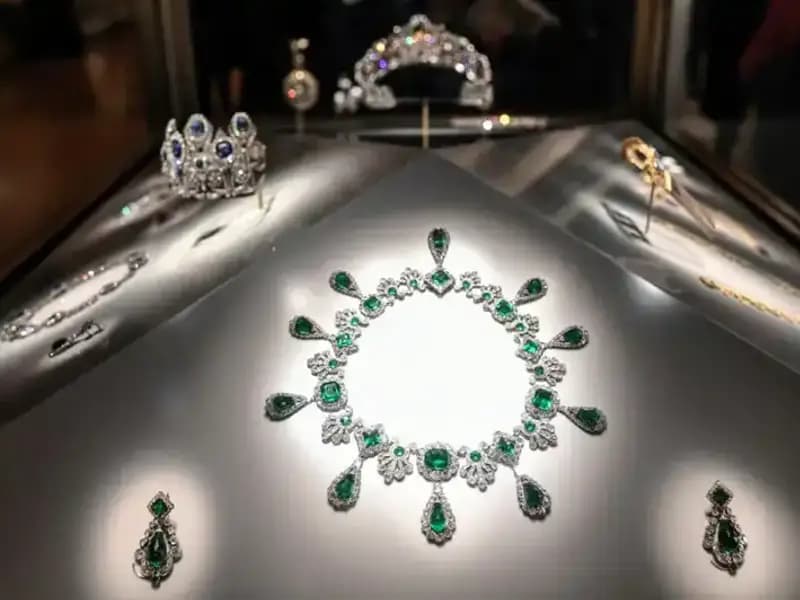 Louvre Müzesi’ndeki Büyük Soygunun Ardındaki Gizemli Sır