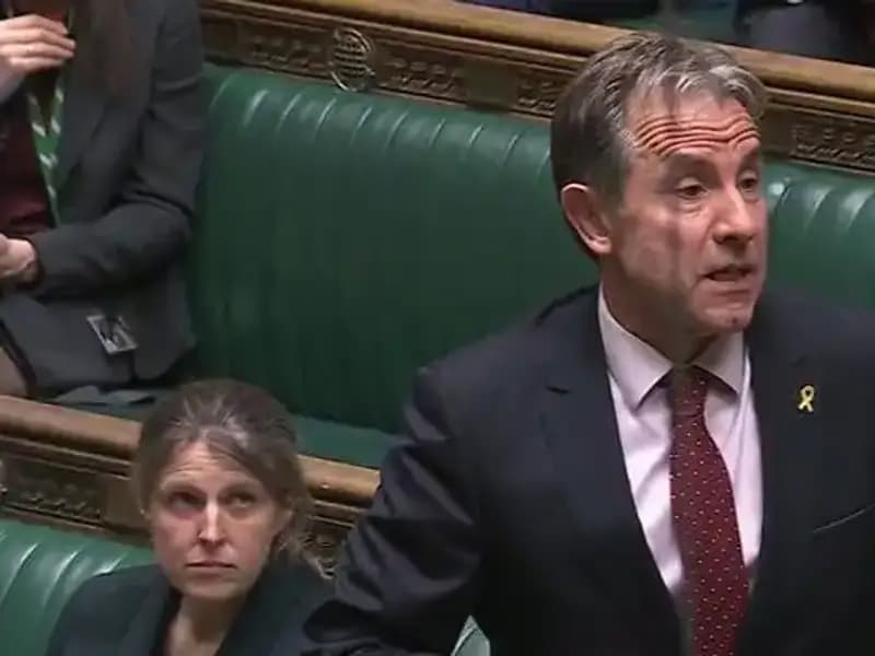 İngiliz Vekil, Çocuk İstismarı Suçlamaları Nedeniyle Gözaltında!