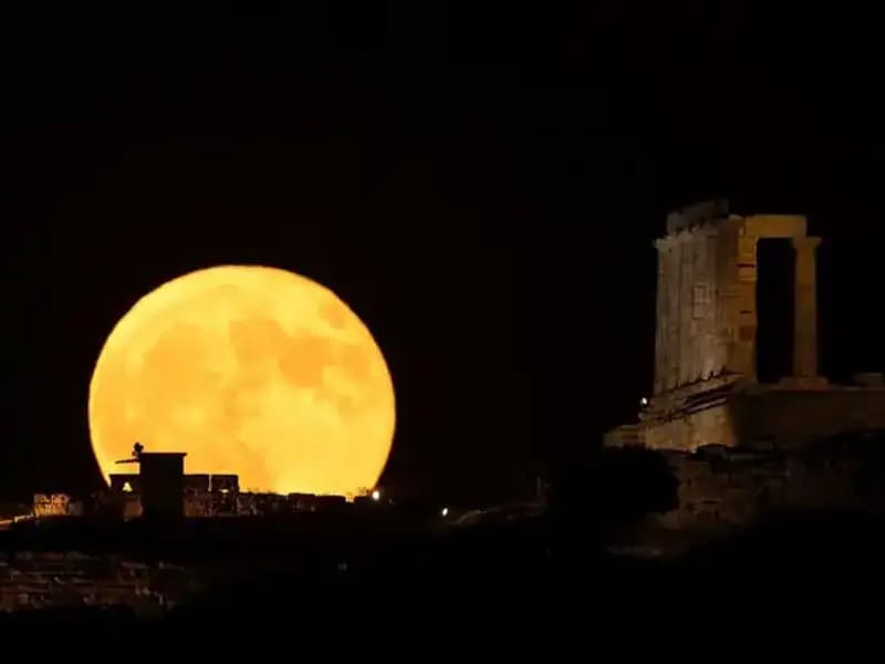 Göz Kamaştıran Dolunay Manzaraları: Dünyanın Dört Bir Yanından Eşsiz Güzellikler