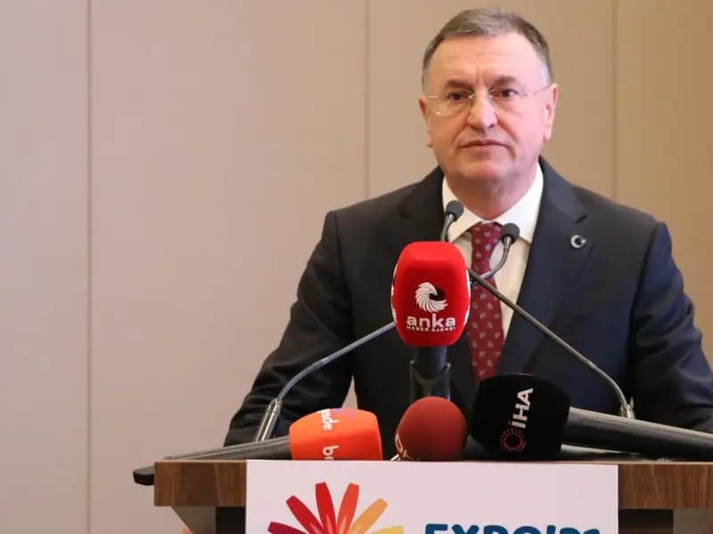 Lütfü Savaş CHP'den İhraç Edildi