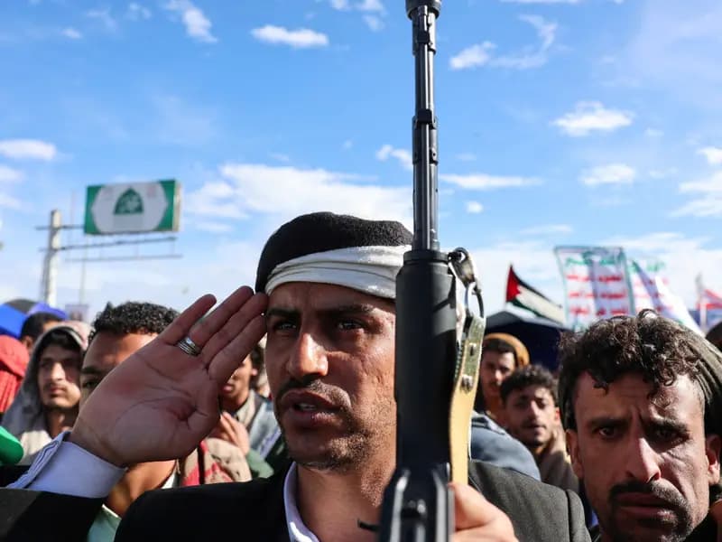 Yemen'deki Husiler, İsrail'e İlk Füze Saldırısını Gerçekleştirdi