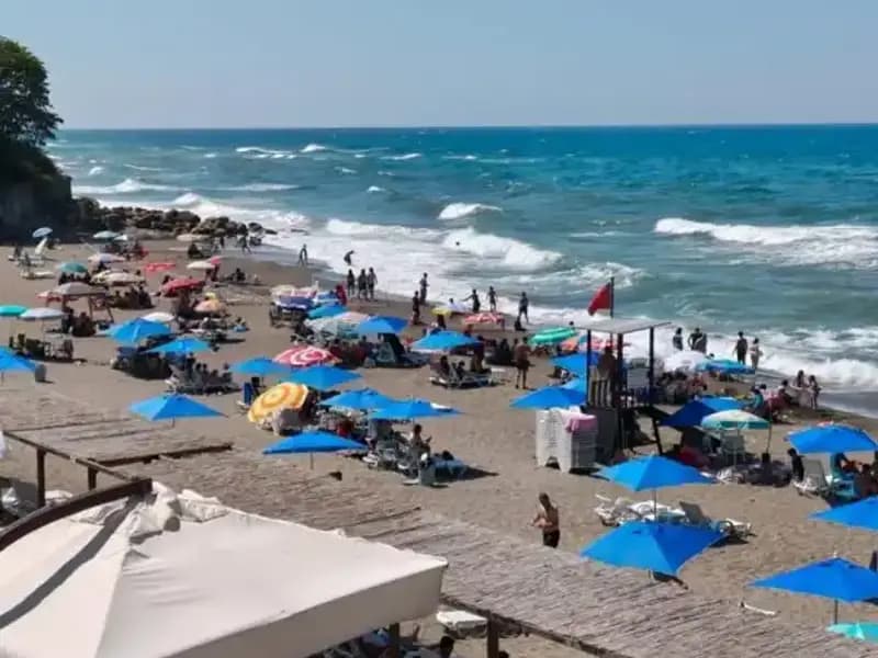 Akçakoca'da Deniz Yasağı: Nedenleri ve Etkileri Neler?