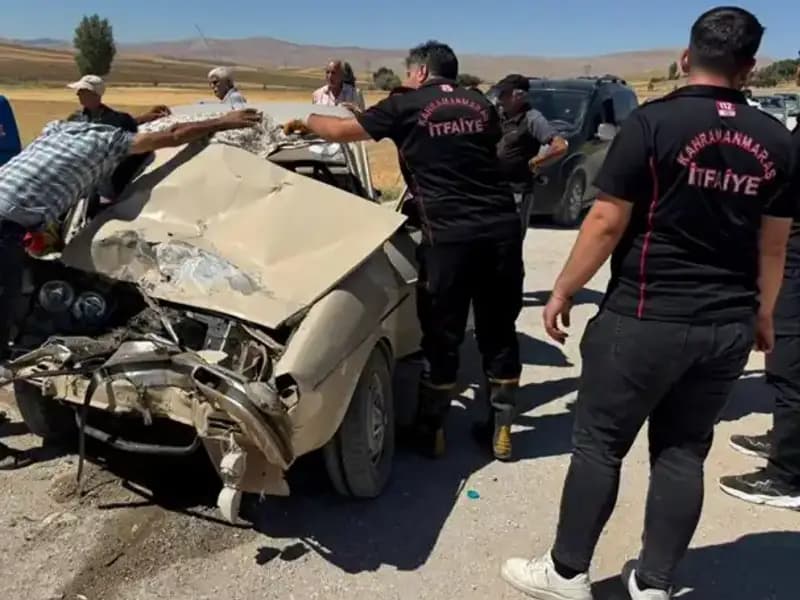 Kahramanmaraş’ta Feci Olay: Kamyonet ve Otomobil Çarpıştı