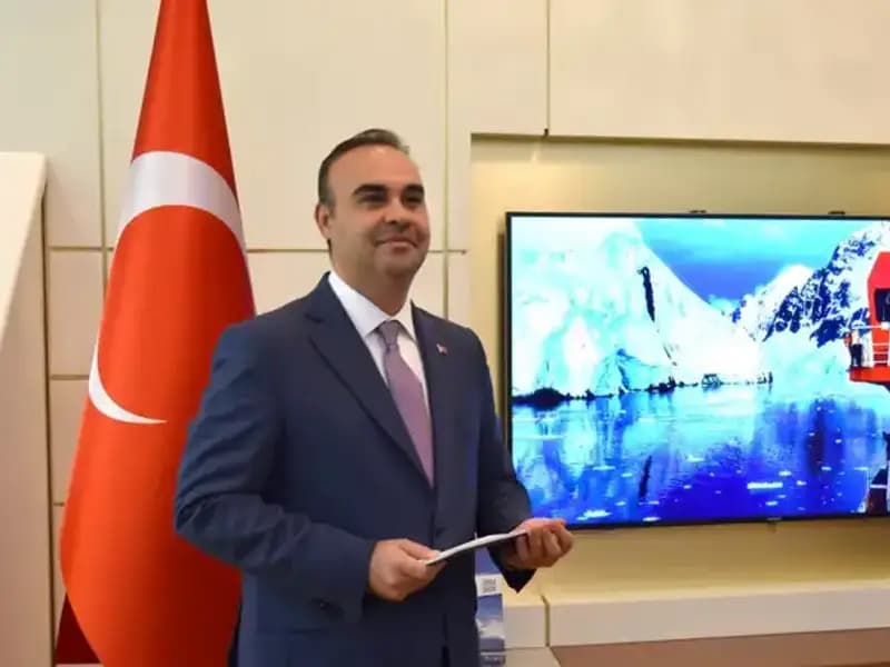 Türkiye, Antarktika'da Bilim Üssü Kurma Hedefiyle Tarihi Bir Adım Attı