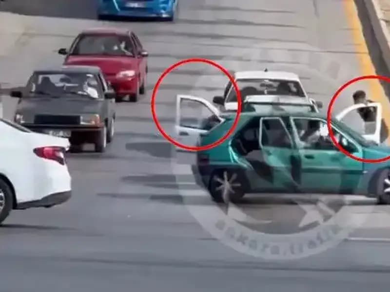 Trafikte Bıçak ve Kılıçlarla Saldırı: Güvenlik Güçleri Harekete Geçti