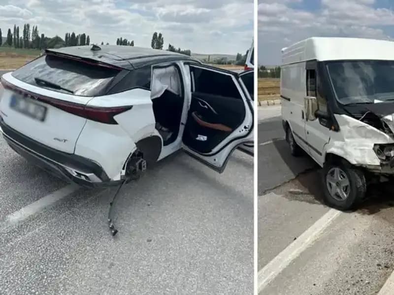 Çorum’da Kafa Kafaya Çarpışma: İki Araçta Yaralananlar Var!