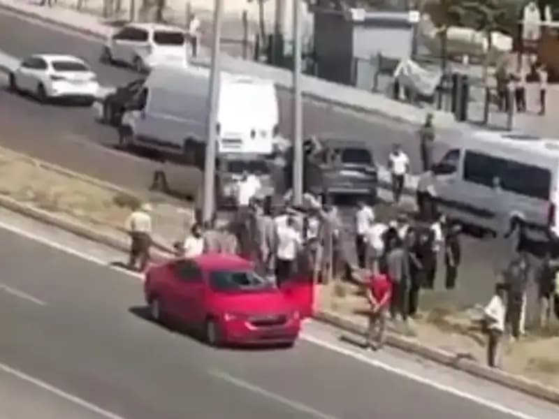 Yolun Karşısına Geçen Yayanın Başına Gelen Kaza Detayları