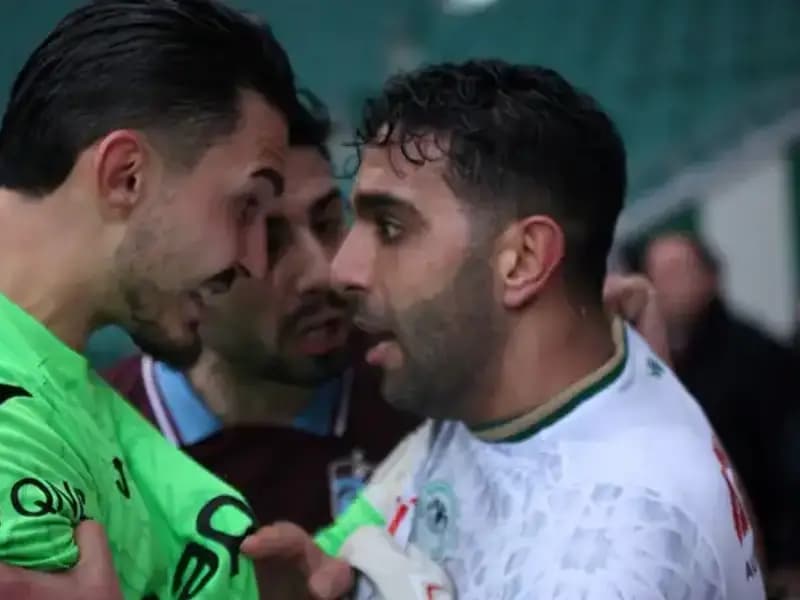 Konyaspor-Trabzonspor Maçında Kargaşaya Neden Olan Olaylar!