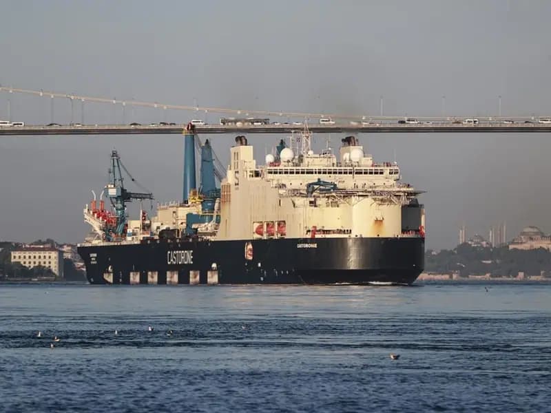 İstanbul Boğazı'nda Gemi Trafiği Normalleşiyor