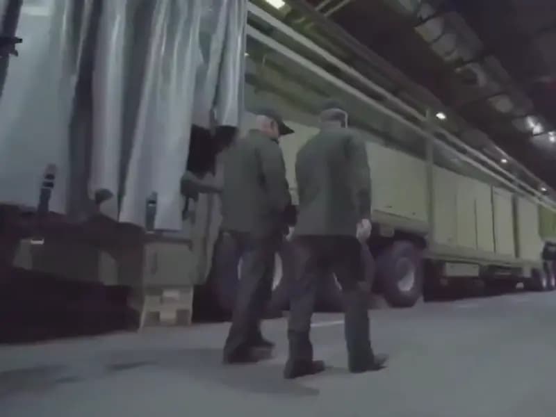 İran Devrim Muhafızları'nın Yeraltı Tünellerindeki Askeri Stoklar