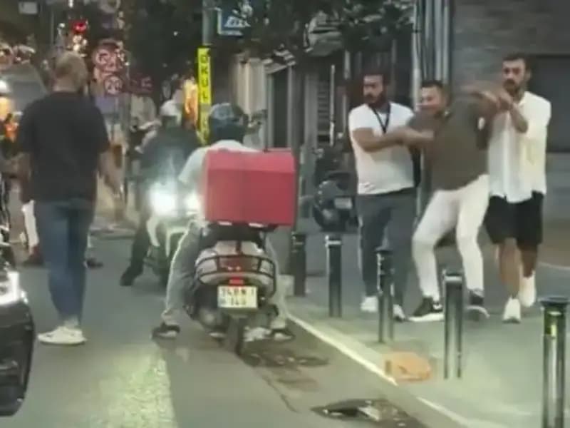 Nişantaşı'nda Yol Verme Kavgası Sopalı Tartışmaya Dönüştü