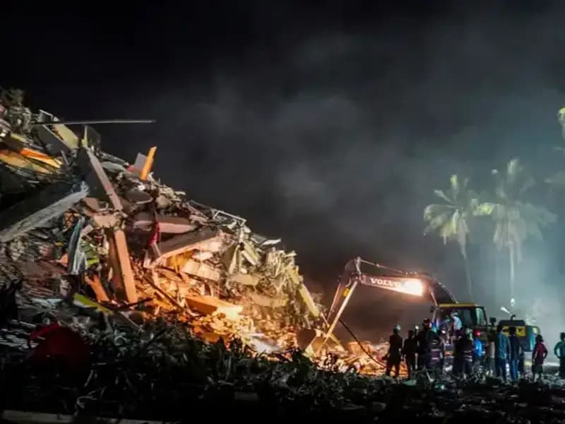 Myanmar'de Enkazdan Sağ Çıkan İkizler: Umut ve Dayanışma Hikayesi