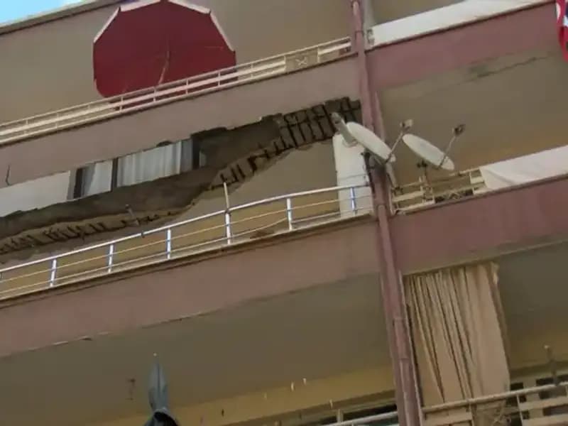 Güngören'de Düşmemesi İstenilen Korkunç Olay: Balkon Çöktü!