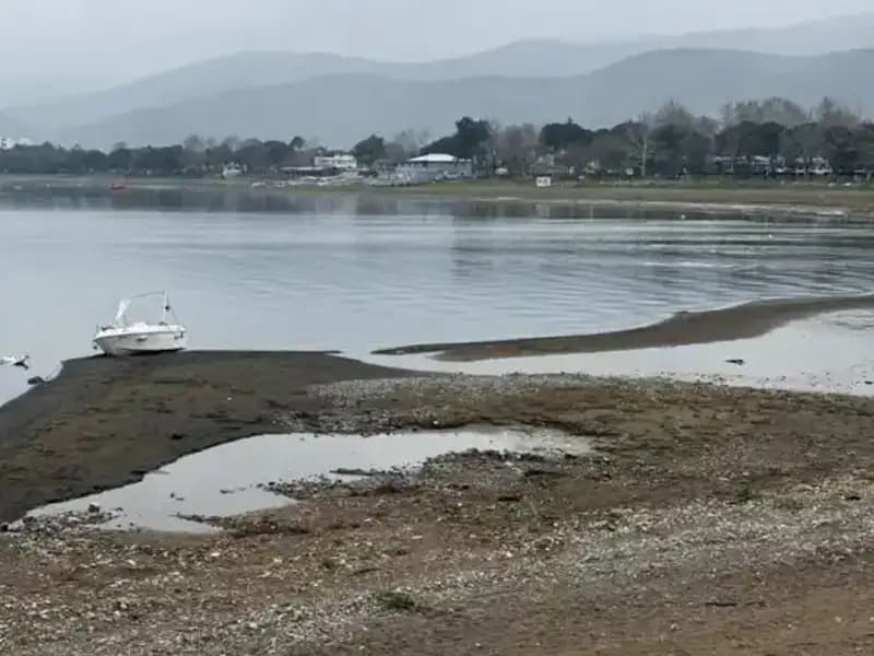 İznik Gölü'nde Kuraklık Alarmı: Yağışlar Yetmiyor, Su Seviyesi Düşüyor
