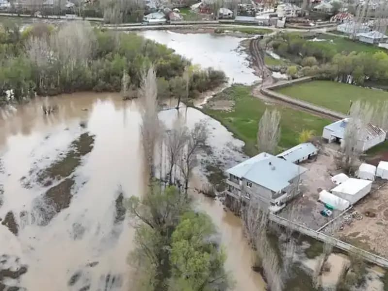 Ağrı’da Sel Felaketi: Bazı Evler Su Altında Kaldı!