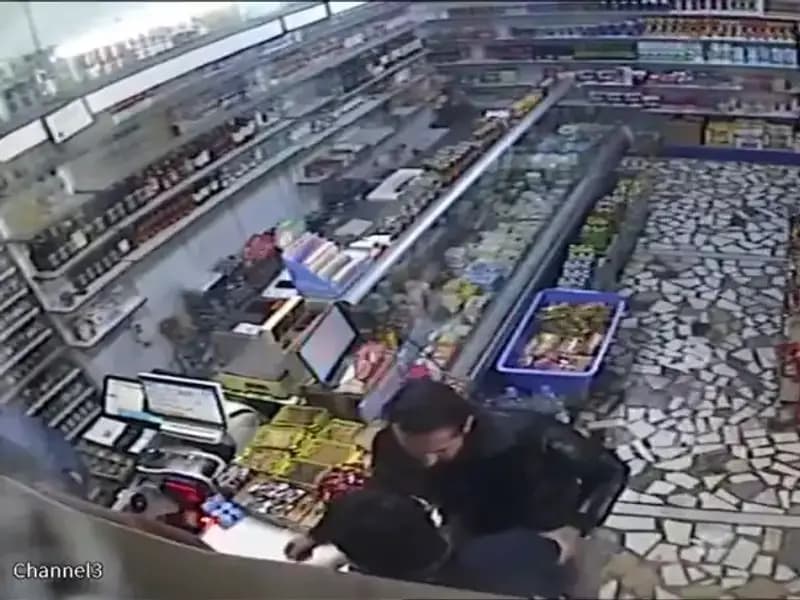 Cezaevi Firarisi Markette Kaos Yaratıp Kaçmaya Çalıştı