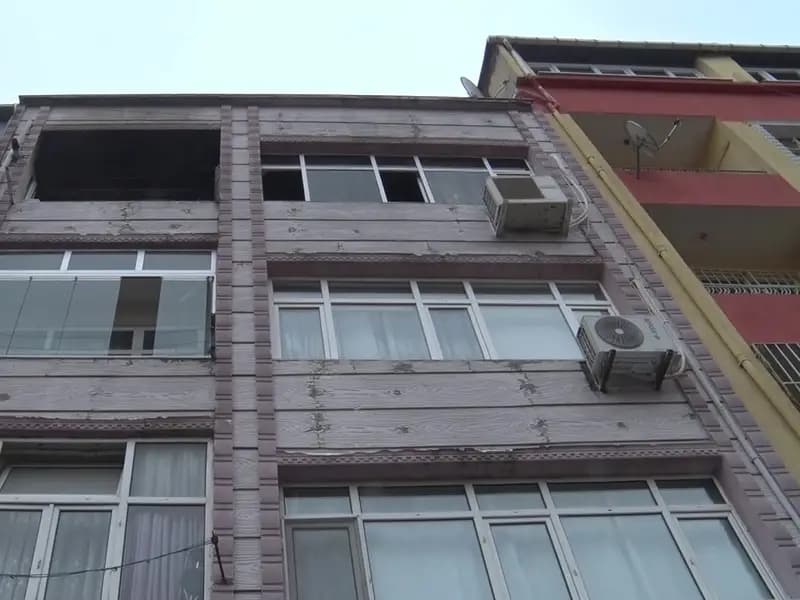 İstanbul'da Dehşet: Eşini Katledip Evi Ateşe Verdi