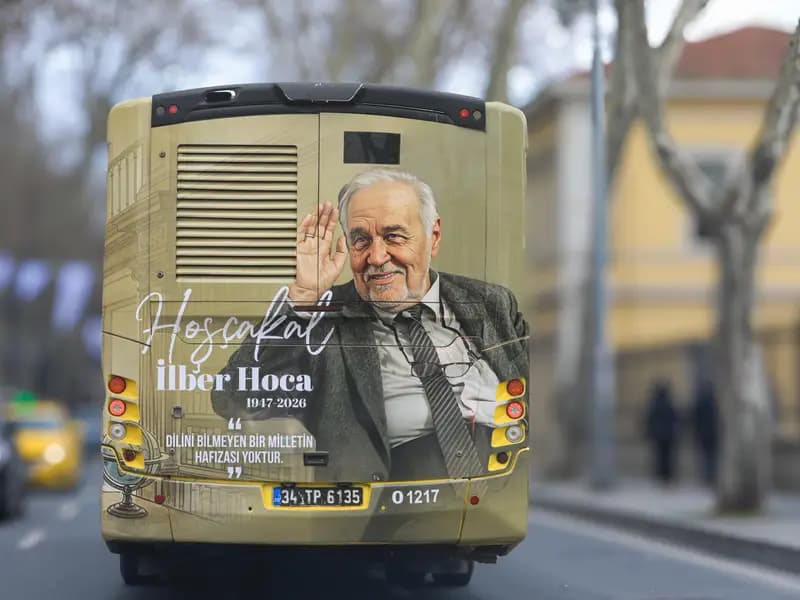 İlber Ortaylı İçin Tasarlanan Saygı Otobüsü Hizmete Girdi